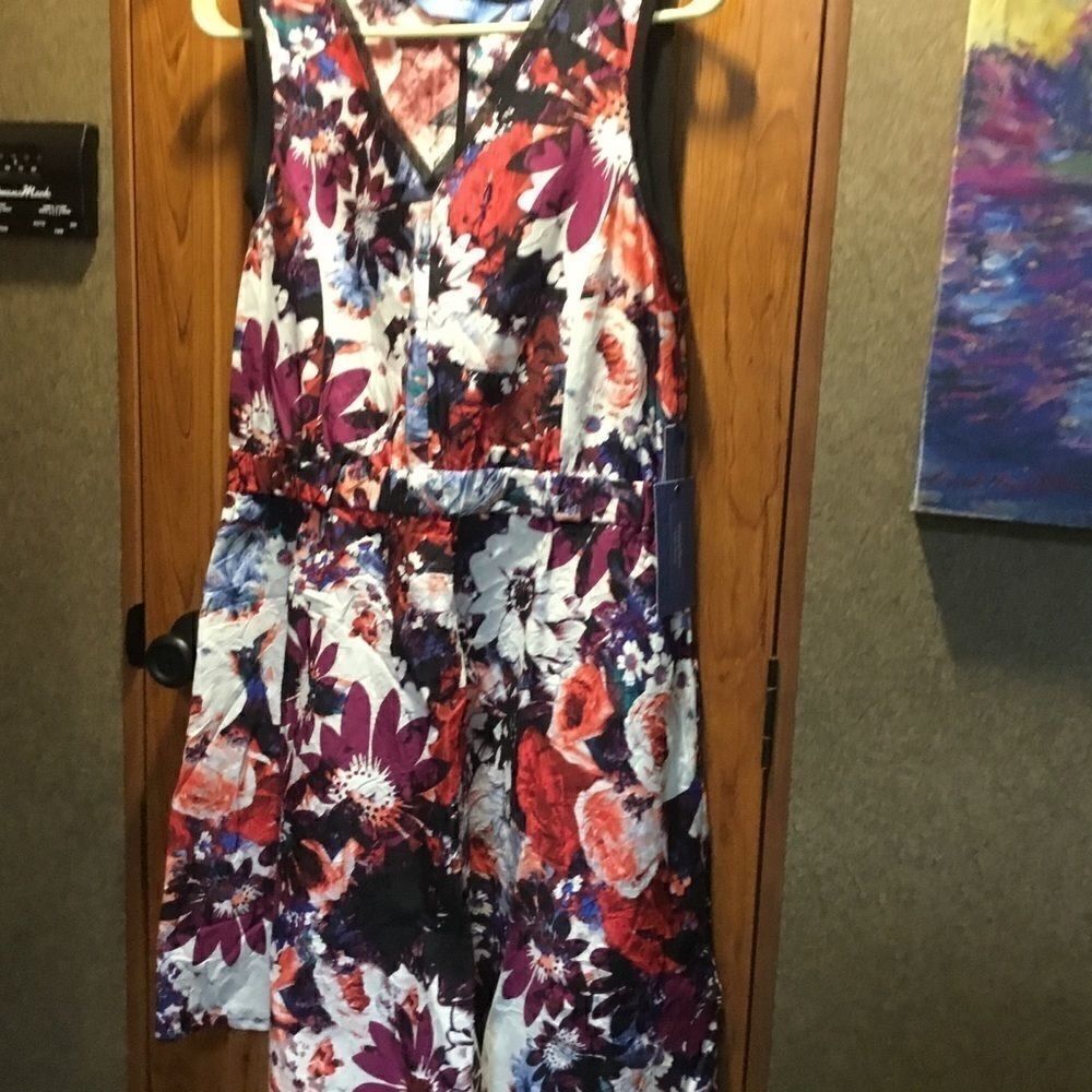 NWT Vera Wang  Floral Print Dress Women’s Sz MP